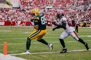 Packers sobrevivem a erros no fim e vencem os Buccaneers por 17 a 14